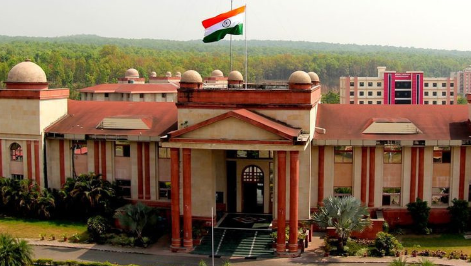 universities of dehradun