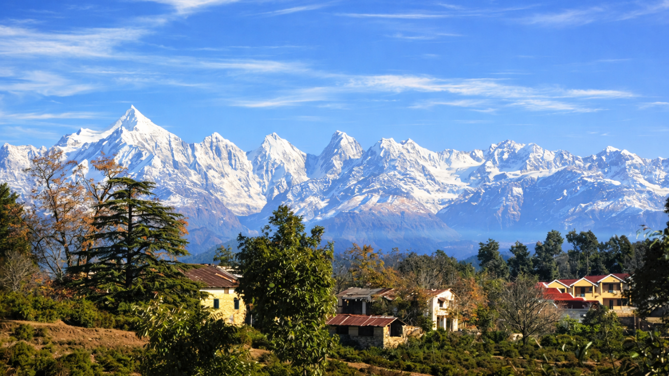 Chaukori hill station with Himalayan mountain views
