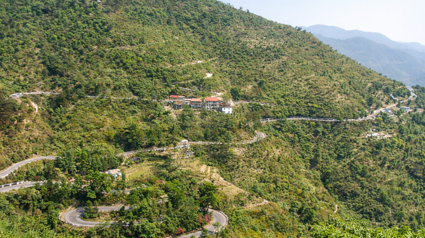 Residential area along Mussoorie Road in Dehradun